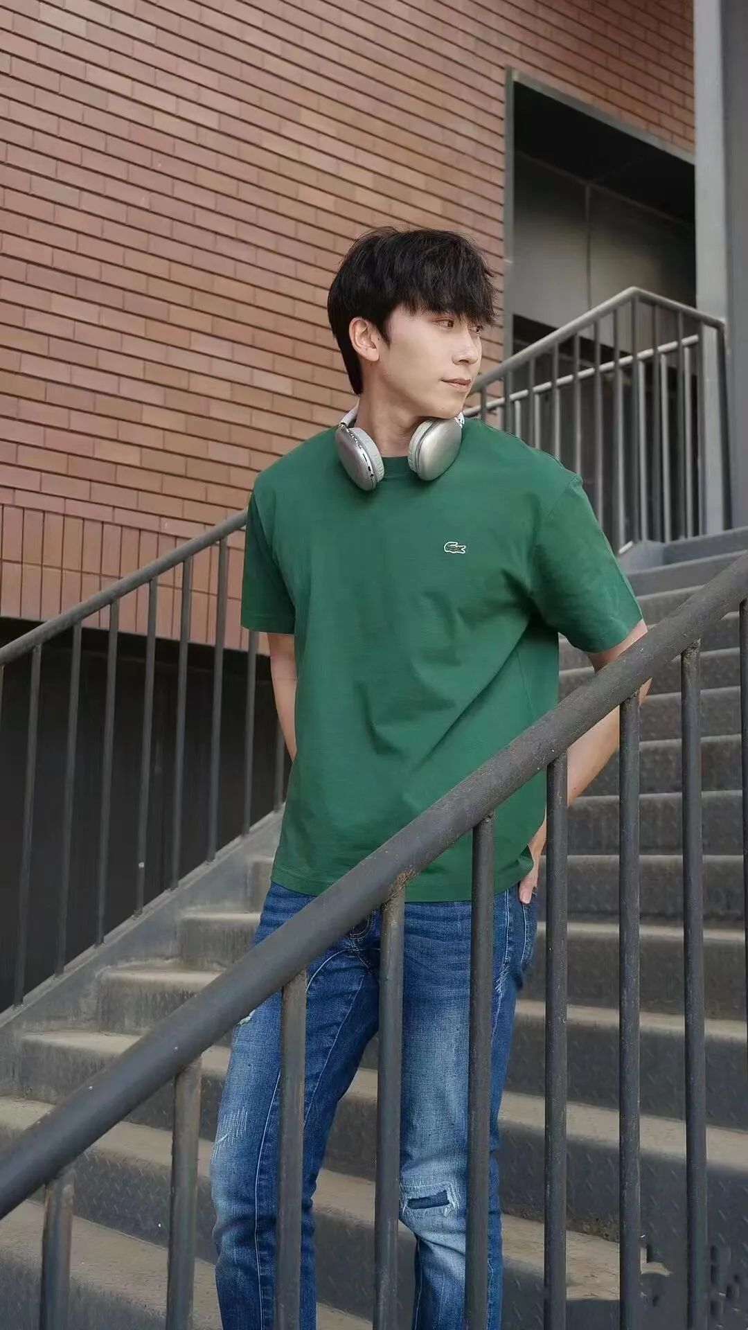 [Upper body picture] Lacoste crocodile logo short sleeves (Green)